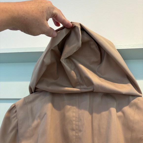 Vintage 70s London Fog Trench Coat 10 Petite Tan Hood Belted 3/4 Length Classic - Picture 11 of 16